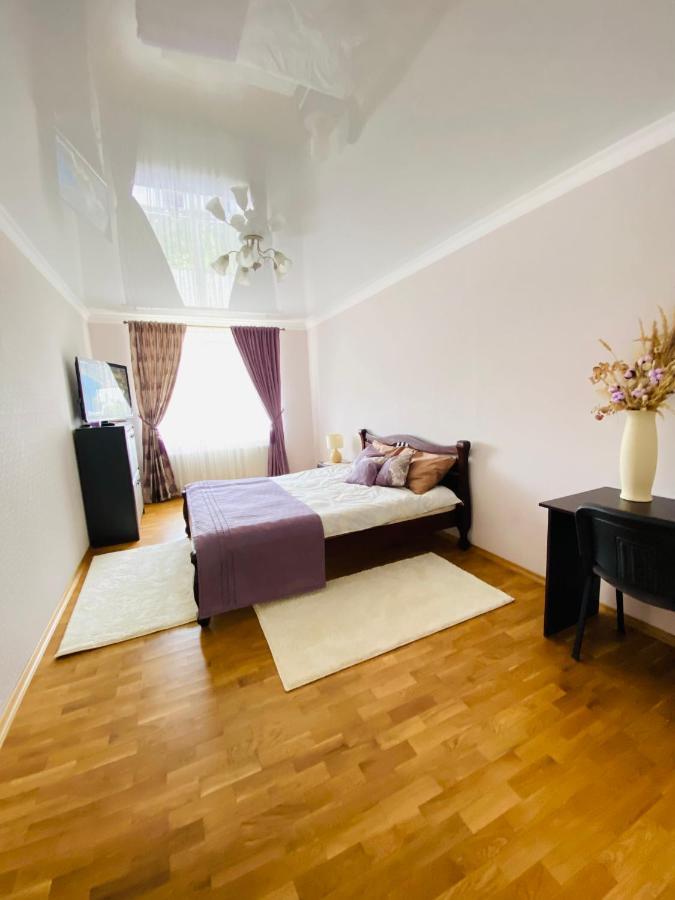 Appartamento Центр. Поруч Парк Та Став Ternopil Esterno foto