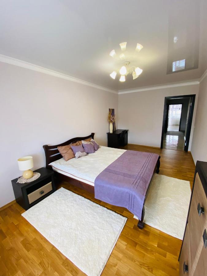 Appartamento Центр. Поруч Парк Та Став Ternopil Esterno foto